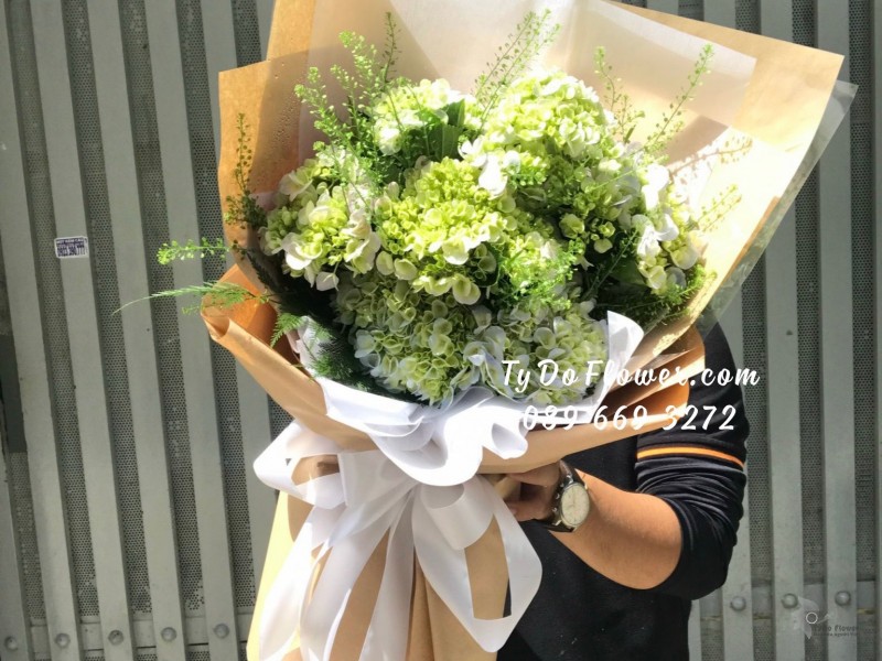 B0823945 BÓ HOA CẨM TÚ CẦU XANH BƠ