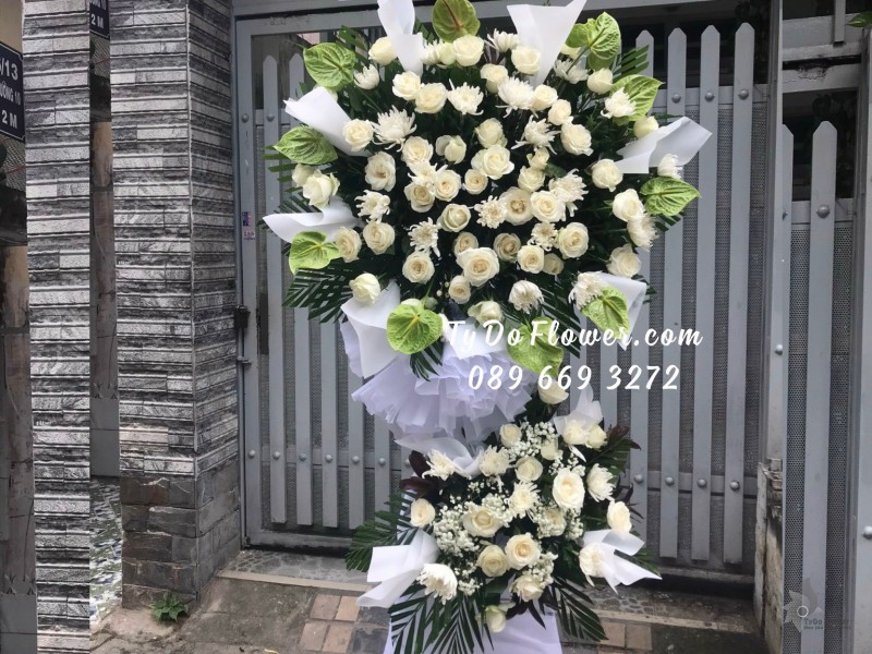 KCB0923967 KỆ HOA TANG LỄ VÒNG HOA CHIA BUỒN Hoa Kính Viếng