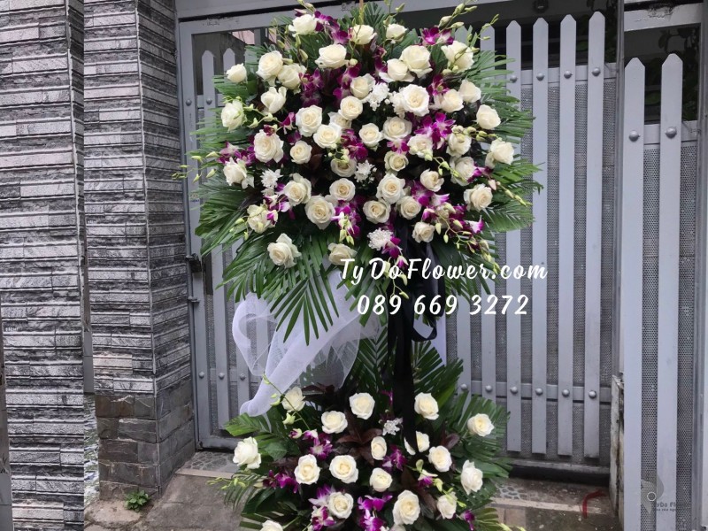 KCB0923979 KỆ HOA TANG LỄ VÒNG HOA CHIA BUỒN Hoa Kính Viếng