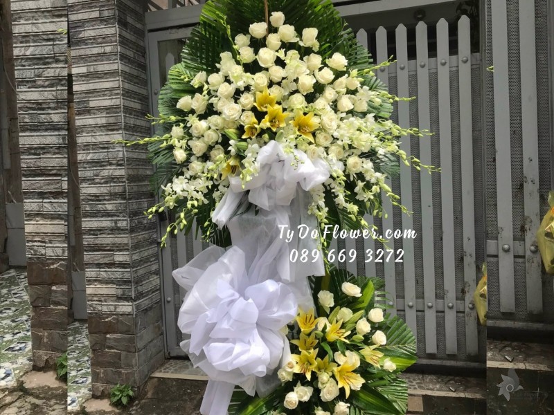 KCB09231027 KỆ HOA TANG LỄ VÒNG HOA CHIA BUỒN Hoa Kính Viếng