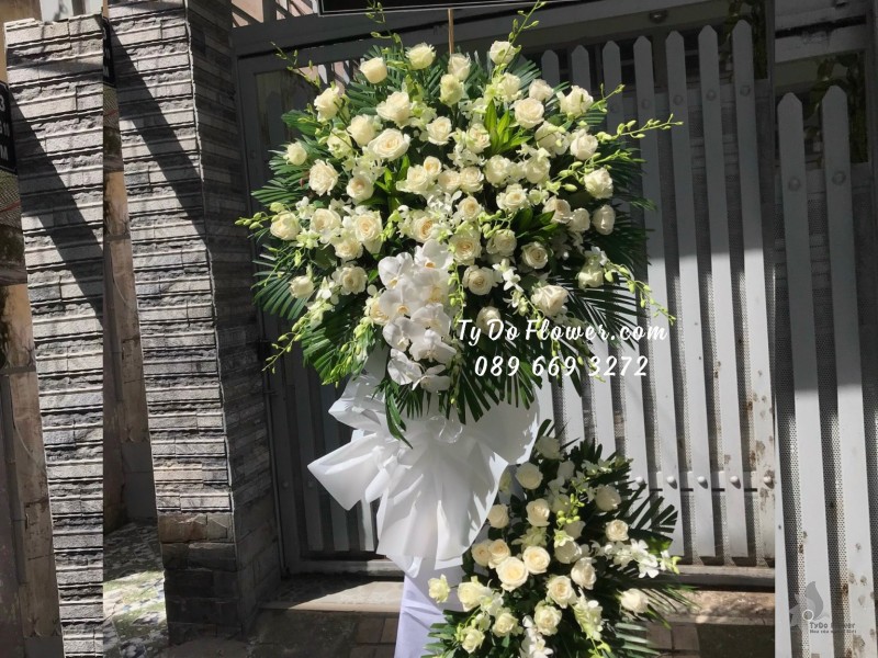 KCB10231076 KỆ HOA TANG LỄ VÒNG HOA CHIA BUỒN Hoa Kính Viếng