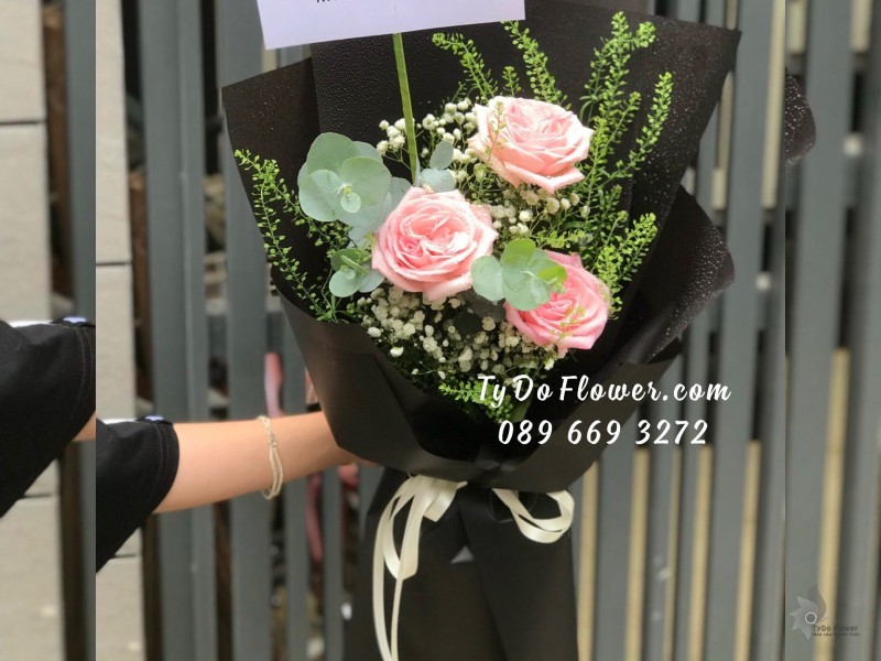B102310113 BÓ HOA CHÚC MỪNG thiết kế hoa hồng ngoại Ohara Pink Roses