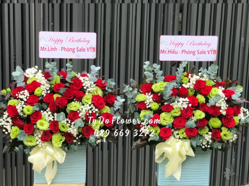 G11231106 GIỎ HOA CHÚC MỪNG SINH NHẬT thiết kế chủ đạo hoa hồng đỏ ngoại Ecuador, cát tường xang