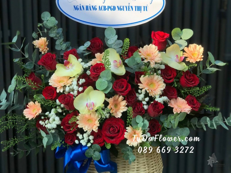 G11231112 GIỎ HOA CHÚC MỪNG KHAI TRƯƠNG thiết kế chủ đạo hoa hồng đỏ