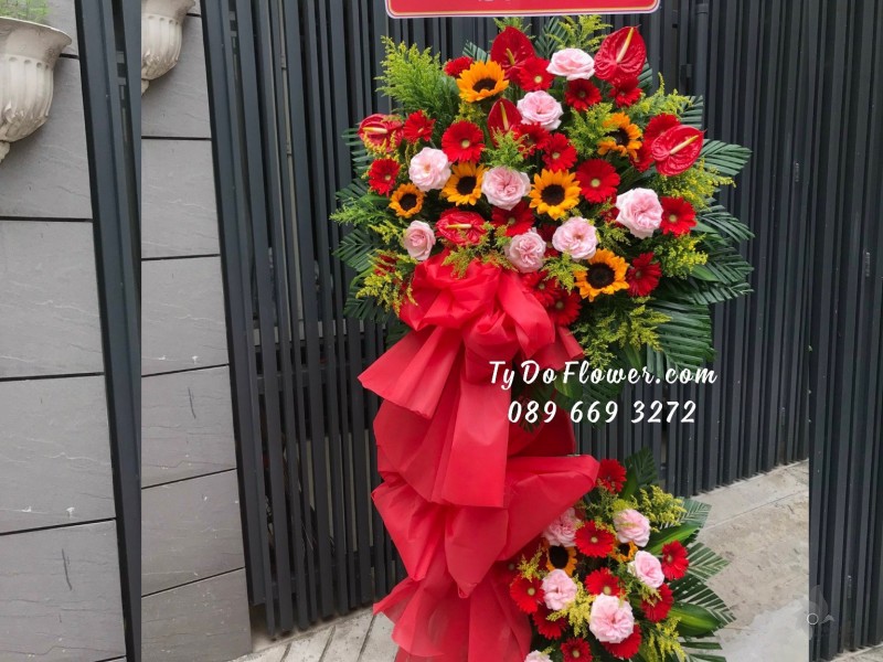 KCM11231137 KỆ HOA CHÚC MỪNG NGÀY NHÀ GIÁO VN thiết kế tone màu hồng đỏ