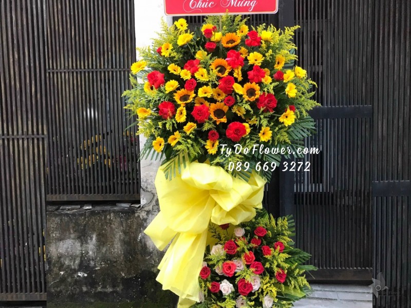 KCM11231140 KỆ HOA CHÚC MỪNG thiết kế tone màu đỏ vàng