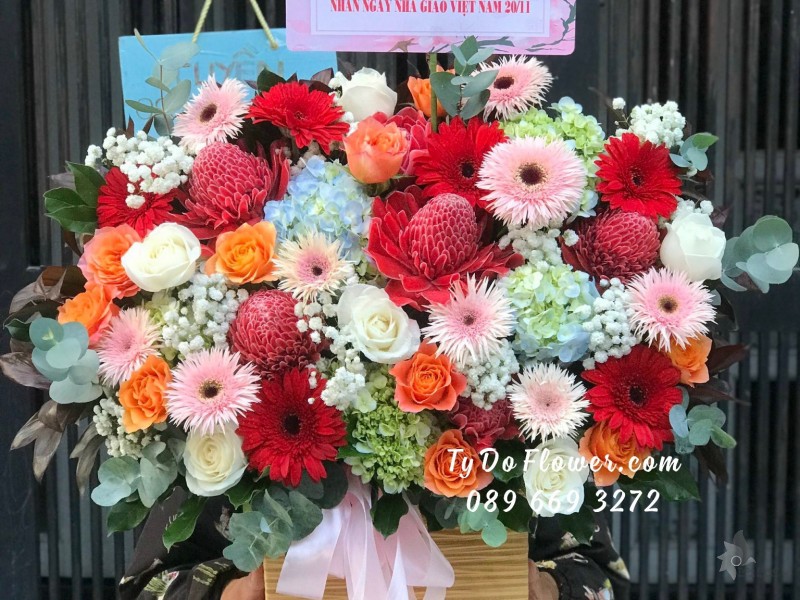 G11231159 GIỎ HOA CHÚC MỪNG thiết kế nhiều màu