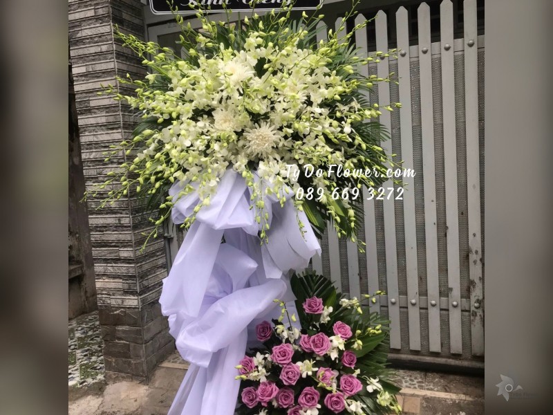 KCB11231176 KỆ HOA TANG LỄ VÒNG HOA CHIA BUỒN Hoa Kính Viếng