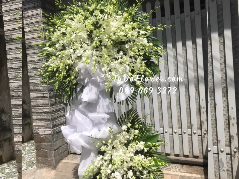 KCB11231178 KỆ HOA TANG LỄ VÒNG HOA CHIA BUỒN Thành Kính Phân Ưu