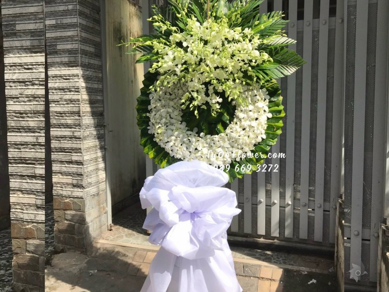 KCB11231180 KỆ HOA TANG LỄ VÒNG HOA CHIA BUỒN Kính Viếng