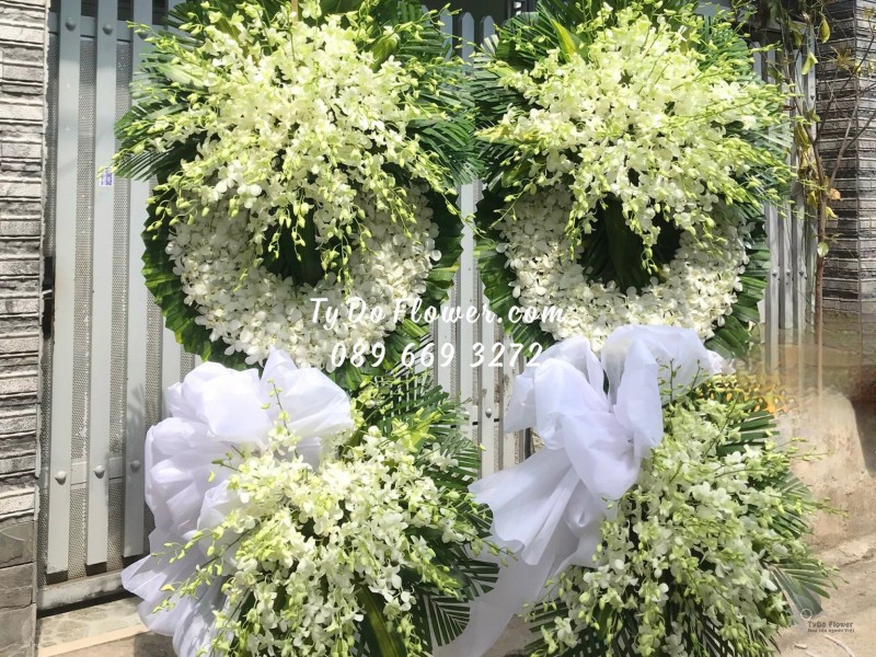 KCB11231182 KỆ HOA TANG LỄ VÒNG HOA CHIA BUỒN Kính Viếng