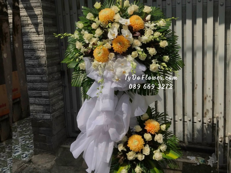 KCB11231187 KỆ HOA TANG LỄ VÒNG HOA CHIA BUỒN Kính Viếng