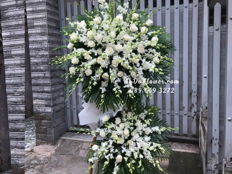 KCB11231188 KỆ HOA TANG LỄ VÒNG HOA CHIA BUỒN Kính Viếng