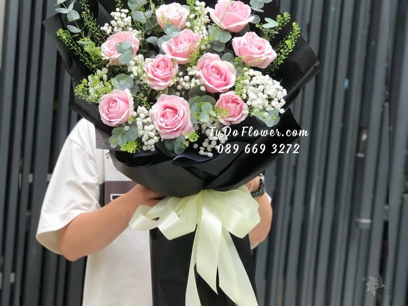 B11231191 BÓ HOA HỒNG KEM DÂU Hoa Chúc Mừng