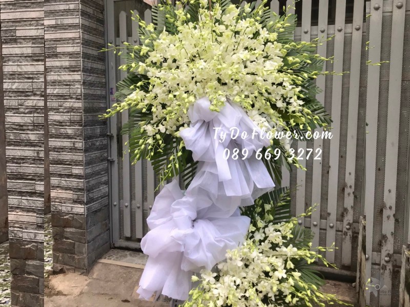 KCB11231192 KỆ HOA TANG LỄ VÒNG HOA CHIA BUỒN Đồng Kính Viếng