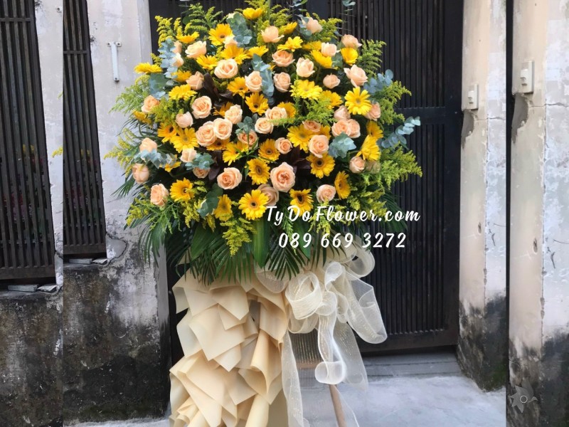 KCM12231199 KỆ HOA CHÚC MỪNG KHAI TRƯƠNG HỒNG PHÁT thiết kế tone màu vàng