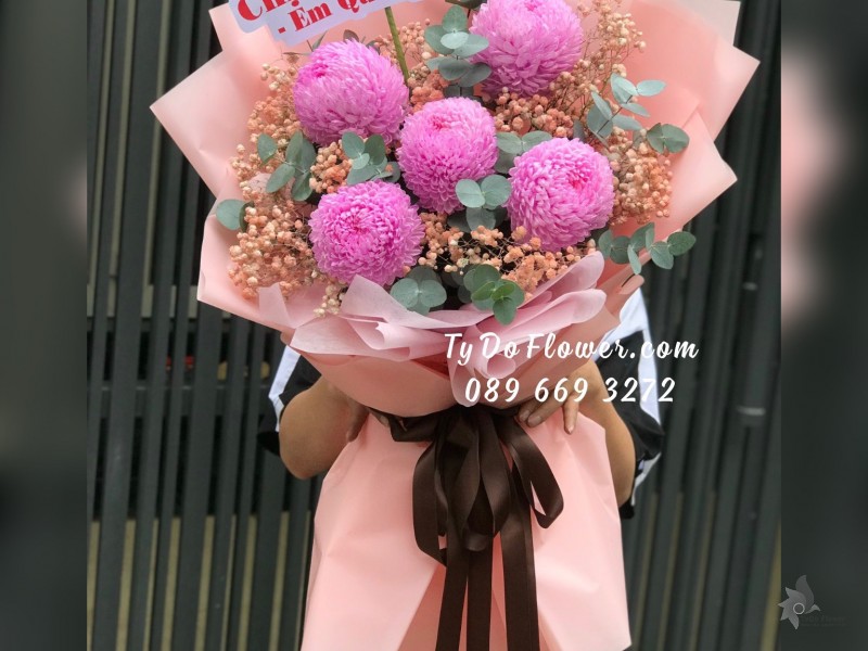 B12231228 BÓ HOA CHÚC MỪNG SINH NHẬT thiết kế Hoa Cúc Mẫu Đơn Hồng