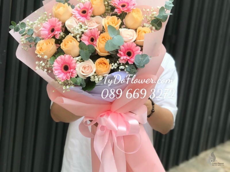 B01241330 BÓ HOA CHÚC MỪNG thiết kế tone màu hồng Pastel