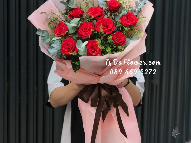 B02241373 BÓ HOA HỒNG ĐỎ PHÁP Hoa Tình Yêu