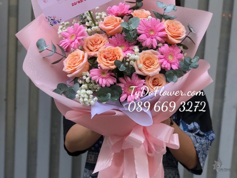 B02241384 BÓ HOA CHÚC MỪNG SINH NHẬT MẸ thiết kế Hoa Hồng Cam Shimmer, Đồng Tiền Hồng