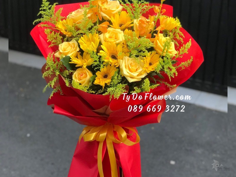 B03241401 BÓ HOA CHÚC MỪNG thiết kế tone màu vàng