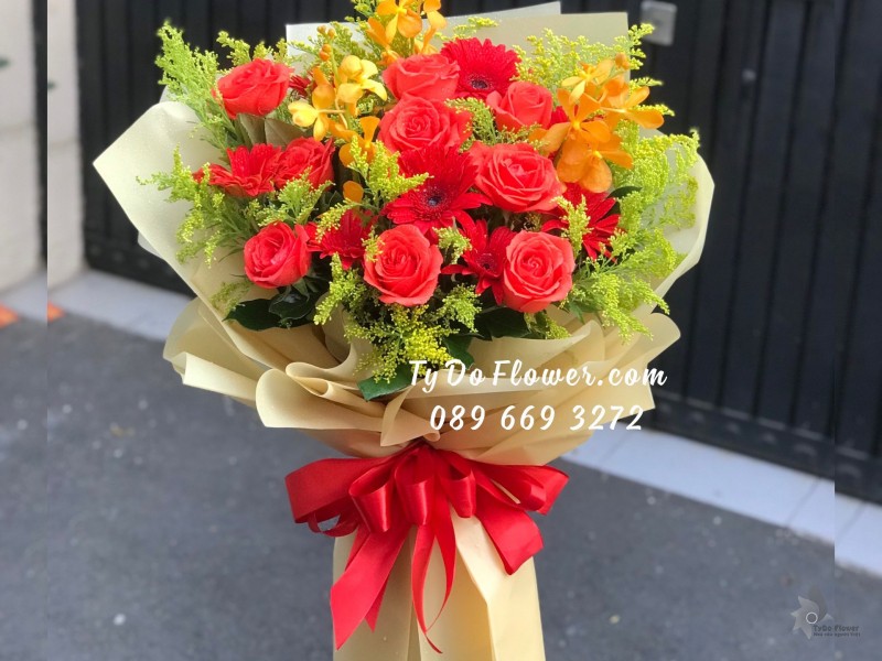 B03241402 BÓ HOA CHÚC MỪNG thiết kế tone màu đỏ