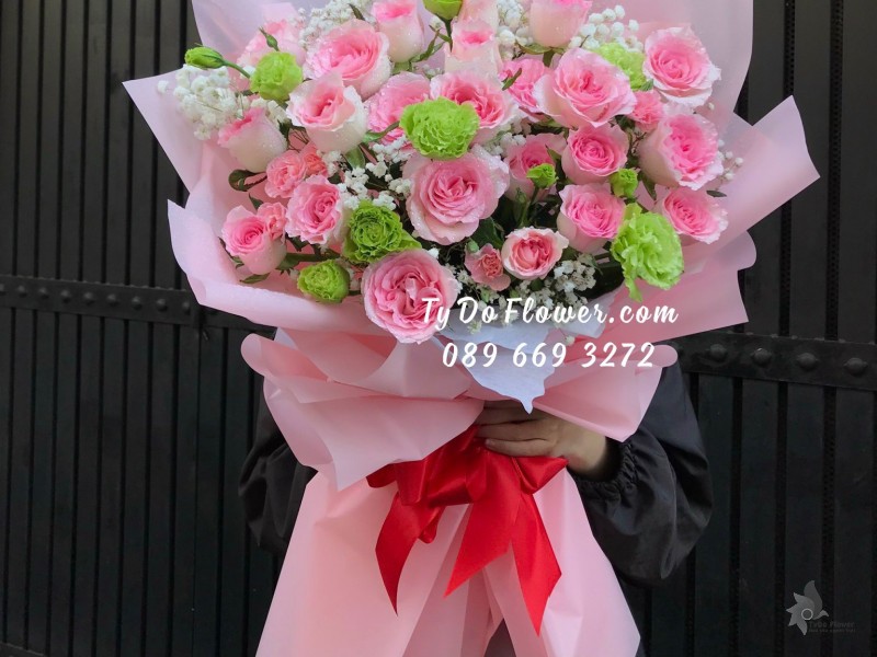 B03241417 BÓ HOA CHÚC MỪNG thiết kế Hoa Hồng Lạc Thần, Cát Tường Xanh Bơ