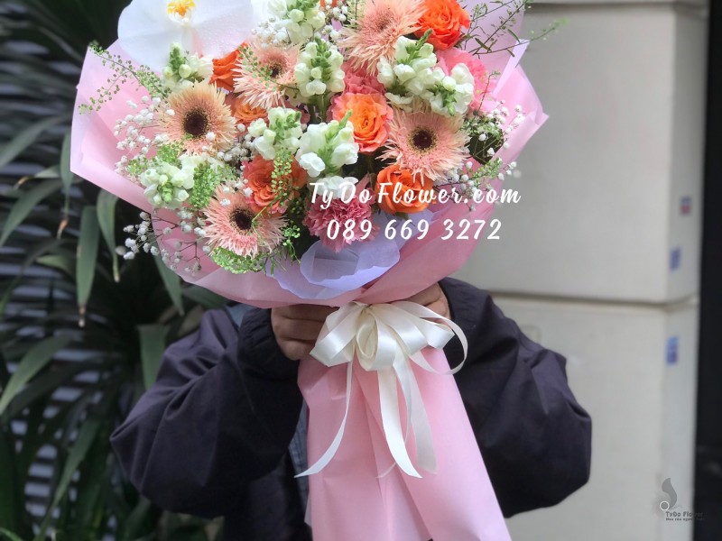 B03241446 BÓ HOA CHÚC MỪNG thiết kế tone màu hồng cam