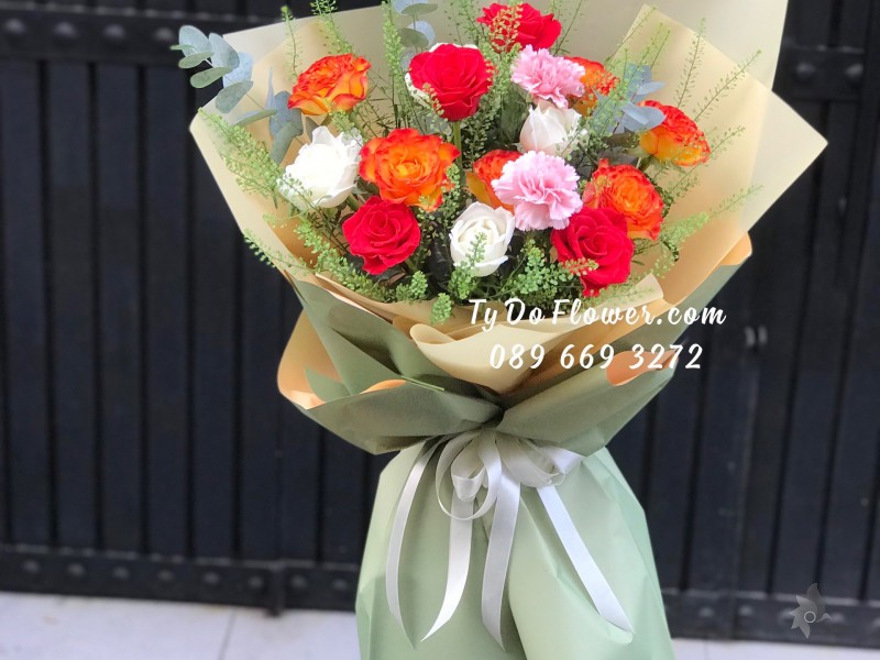 B04241485 BÓ HOA CHÚC MỪNG thiết kế tone màu đỏ cam