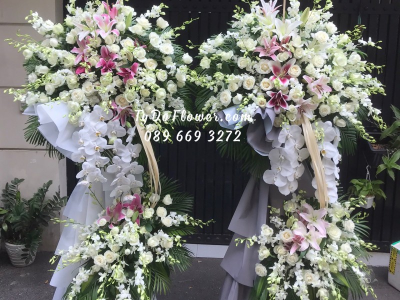 KCB04241495 KỆ HOA TANG LỄ VÒNG HOA CHI BUỒN Kính Viếng