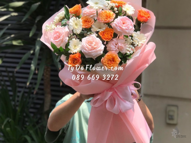 B04241503 BÓ HOA CHÚC MỪNG thiết kế tone màu hồng cam trắng