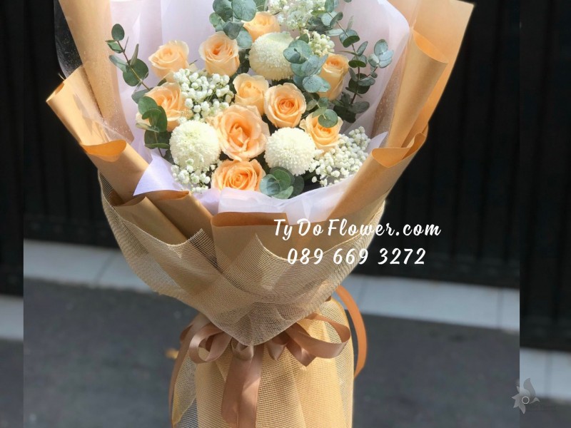B05241527 BÓ HOA CHÚC MỪNG KỶ NIỆM thiết kế tone màu Pastel cam trắng