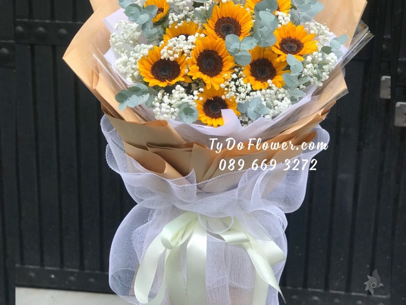 B05241594 BÓ HOA CHÚC MỪNG thiết kế Hoa Hướng Dương