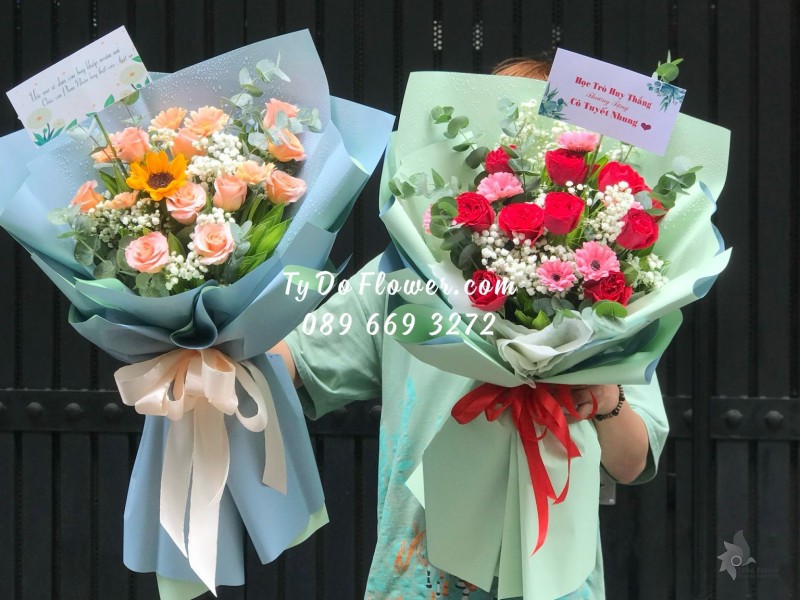 B05241622 ĐẶT TỪ 02 BÓ - HOA CHÚC MỪNG TẶNG CÔ GIÁO thiết kế Hoa Hồng