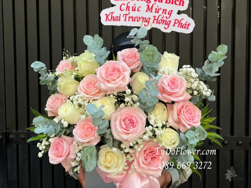 G012549 GIỎ HOA CHÚC MỪNG KHAI TRƯƠNG HỒNG PHÁT Thiết kế Hoa Hồng Pink Ohara, Hoa Hồng Trắng