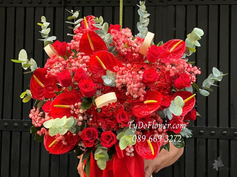 G012551 GIỎ HOA CHÚC MỪNG SINH NHẬT Thiết kế Hoa Hồng Đỏ, Baby Đỏ, Hồng Môn Đỏ