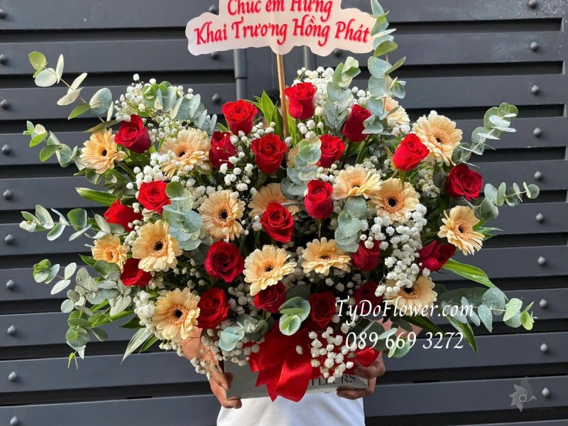 G012577 GIỎ HOA CHÚC MỪNG KHAI TRƯƠNG HỒNG PHÁT Thiết kế Hoa Hồng Đỏ, Đồng Tiền Mini Cam