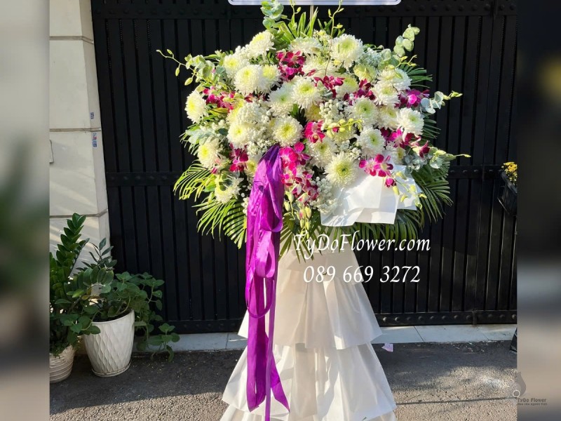 KCB012593 KỆ HOA TANG LỄ VÒNG HOA CHIA BUỒN Kính Viếng Thiết kế 01 tầng Hoa Cúc Mẫu Đơn Trắng, Hoa Lan Tím