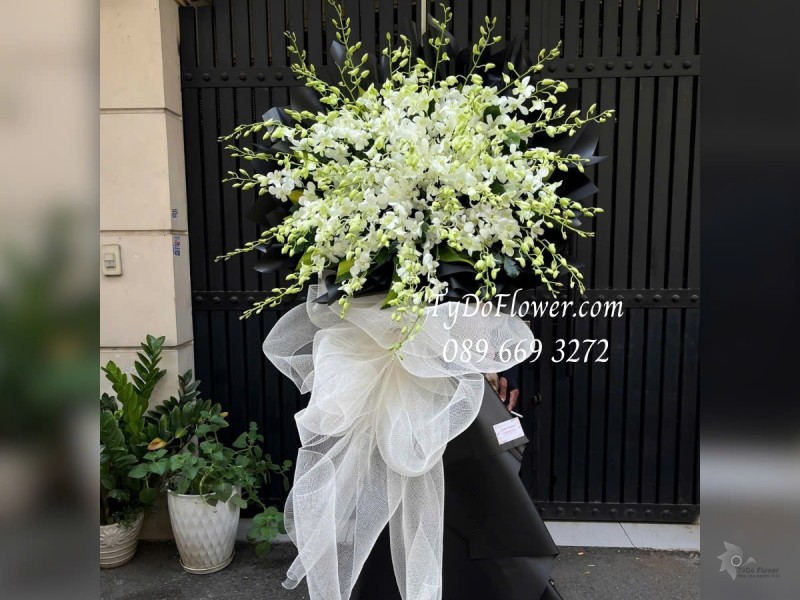 KCB012596 KỆ HOA TANG LỄ VÒNG HOA CHIA BUỒN Thành Kính Phân Ưu Thiết kế 01 tầng Hoa Lan Trắng