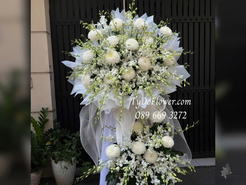 KCB012599 KỆ HOA TANG LỄ VÒNG HOA CHIA BUỒN Kính Viếng Thiết kế 02 tầng Hoa Lan Trắng, Cúc Mẫu Đơn Trắng