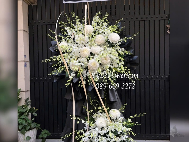 KCB0125101 KỆ HOA TANG LỄ VÒNG HOA CHIA BUỒN Kính Viếng Thiết kế 02 tầng Hoa Lan Trắng, Cúc Mẫu Đơn Trắng