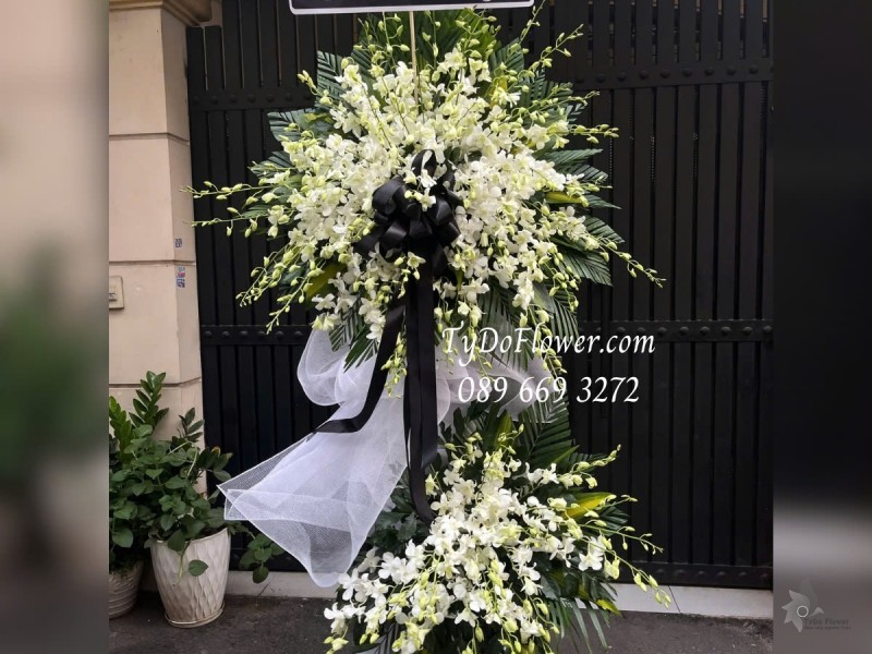 KCB0125103 KỆ HOA TANG LỄ VÒNG HOA CHIA BUỒN Kính Viếng Thiết kế 02 tầng Hoa Lan Trắng