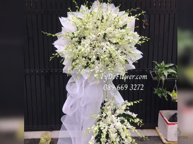 KCB0125123 KỆ HOA TANG LỄ VÒNG HOA CHIA BUỒN Kính Viếng Thiết kế 02 tầng Hoa Lan Trắng