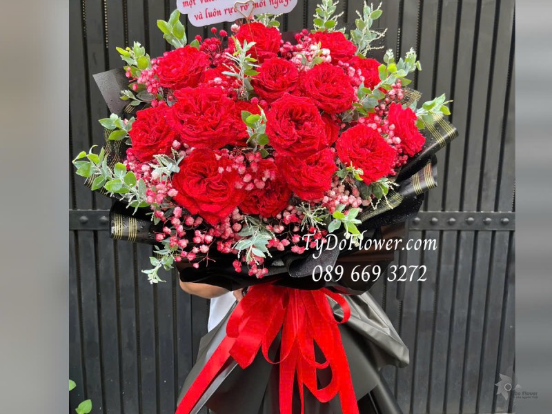 B0125139 BÓ HOA VALENTINE Thiết kế Hoa Hồng Đỏ Ohara Roses