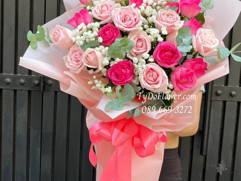 B0325204 BÓ HOA CHÚC MỪNG Thiết kế Hoa Hồng Kem Dâu, Hoa Hồng Sen