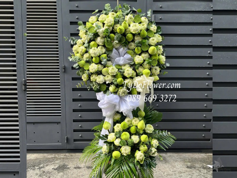 KCB0325238 KỆ HOA TANG LỄ VÒNG HOA CHIA BUỒN Thành Kính Phân Ưu Thiết kế 02 tầng Vòng Hoa Sen Trắng