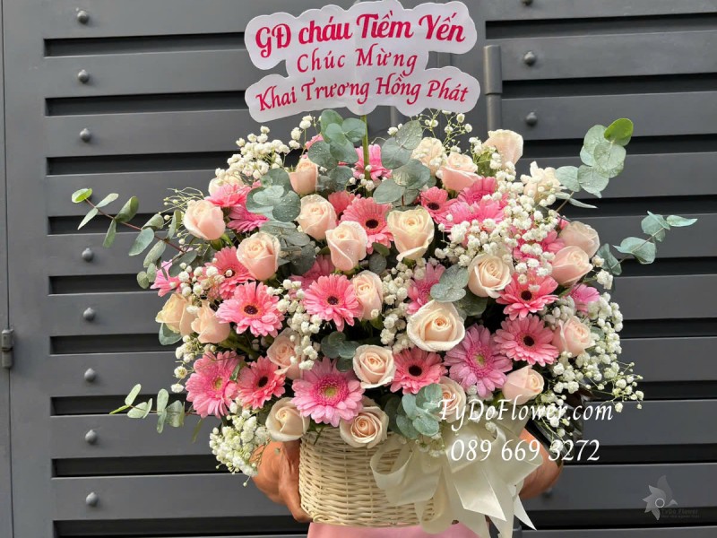 G0325251 GIỎ HOA CHÚC MỪNG KHAI TRƯƠNG HỒNG PHÁT Thiết kế Hoa Hồng Kem, Đồng Tiền Mini Hồng