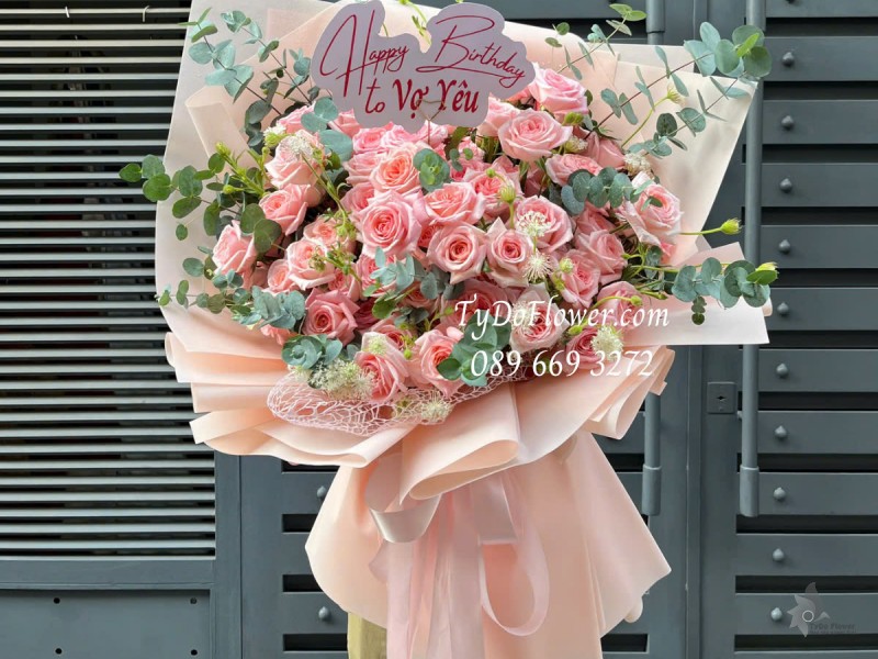B0425284 BÓ HOA CHÚC MỪNG SINH NHẬT VỢ YÊU Thiết kế 99 Bông Hoa hồng Pink Ohara Roses