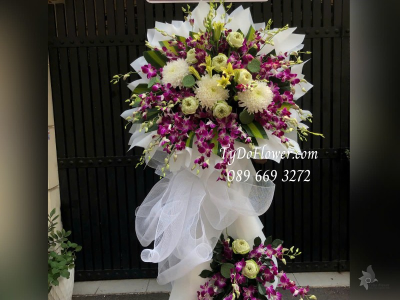 KCB04253134 KỆ HOA TANG LỄ VÒNG HOA CHIA BUỒN Kính Viếng Thiết kế 02 tầng Hoa Lan Tím, Hoa Cúc, Hoa Sen, Hoa Ly