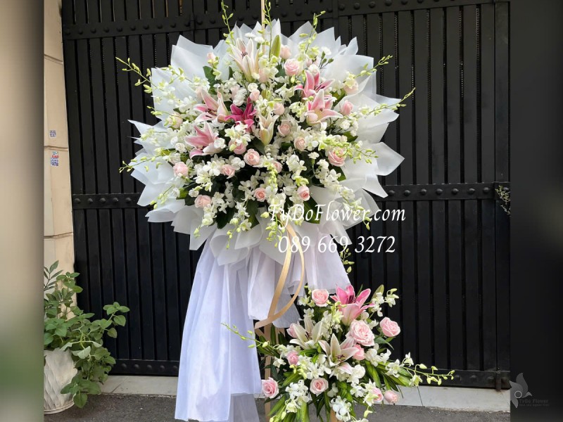 KCB0425320 KỆ HOA TANG LỄ VÒNG HOA CHIA BUỒN Kính Viếng Thiết kế 02 tầng Hoa Lan Trắng, Hoa Hồng, Hoa Ly